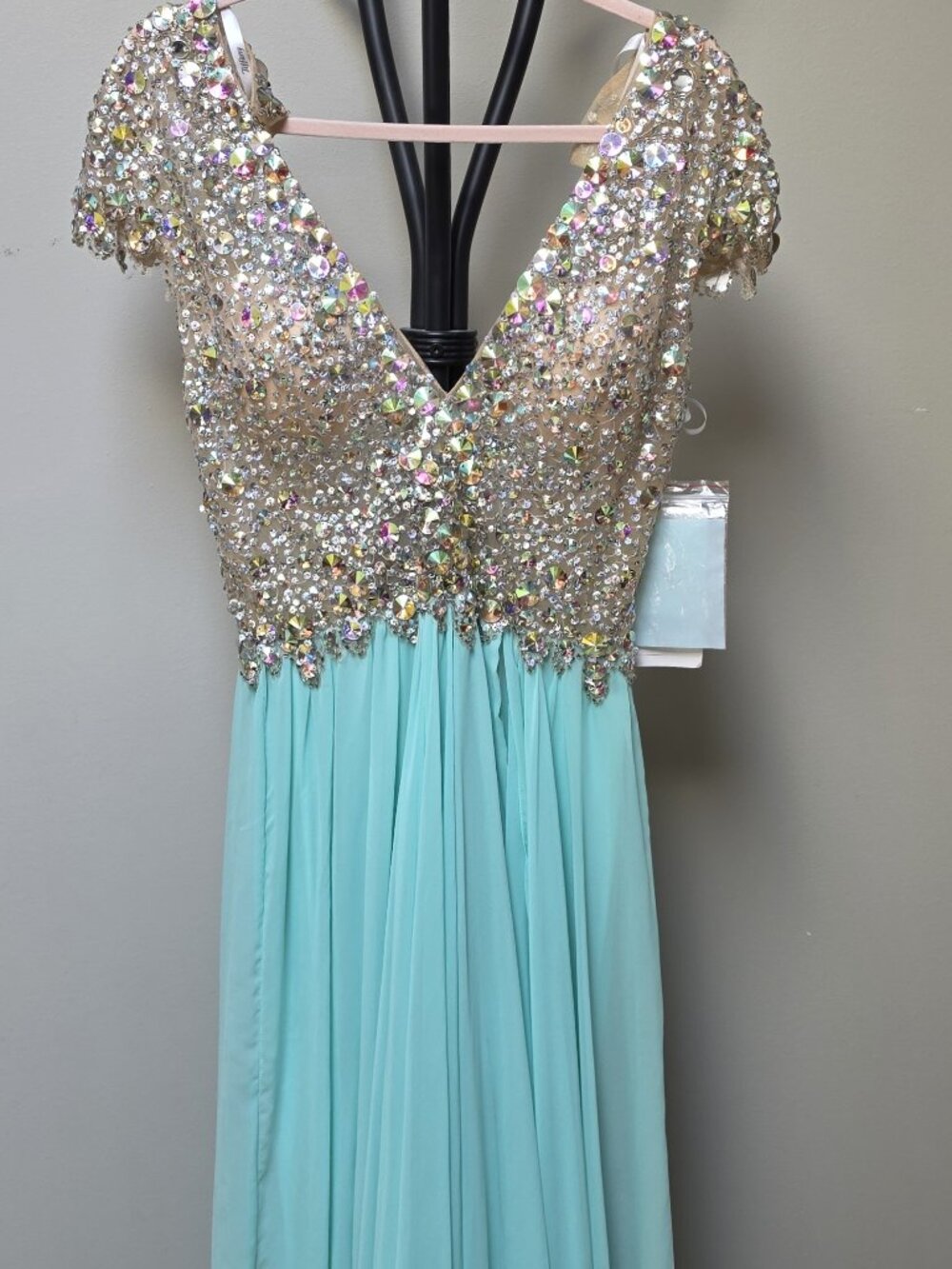 Stunning Tiffany Designs Prom/Formal gown- Mint and Gold- size 14-NWT